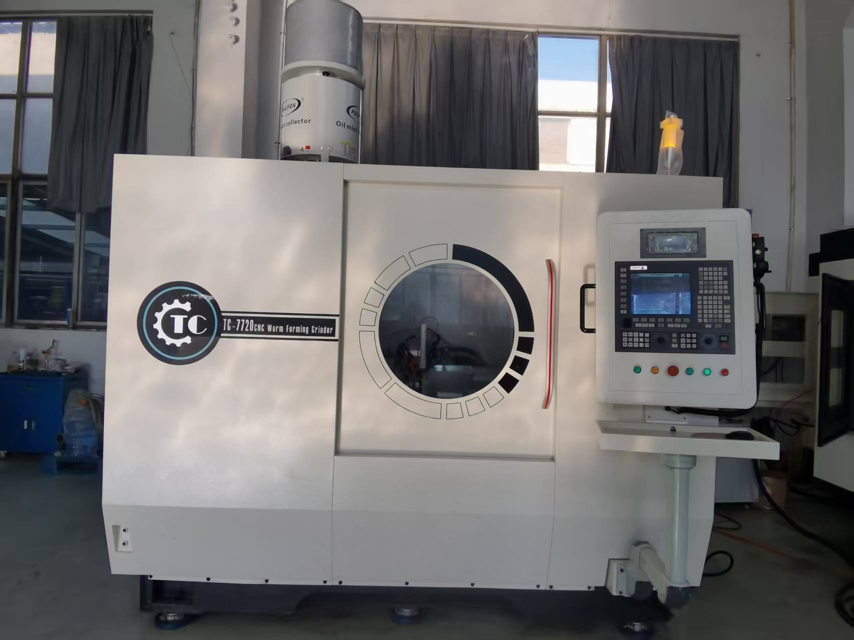 數(shù)控蝸桿成型磨床發(fā)貨